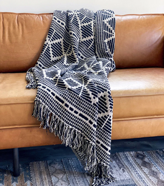 Benefits of Throw Blankets for Couch Décor
