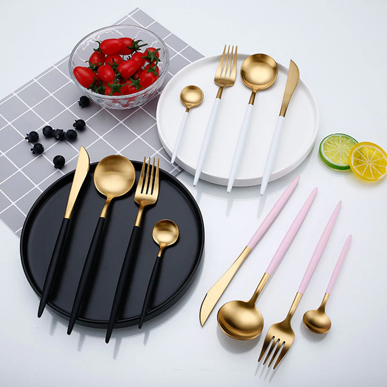 Pia Flatware Collection