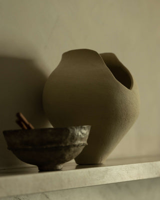 Amara Contoured Vessel