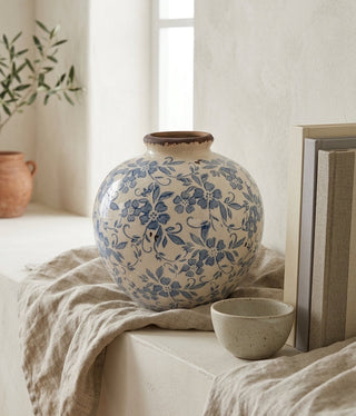 Laurelynn Vase